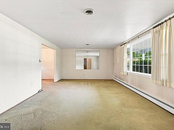 4th image of 231 Tally Ho Dr