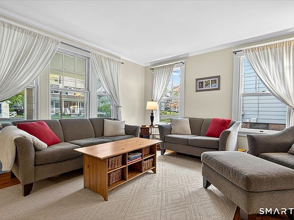 5th image of 54 Thornton Street