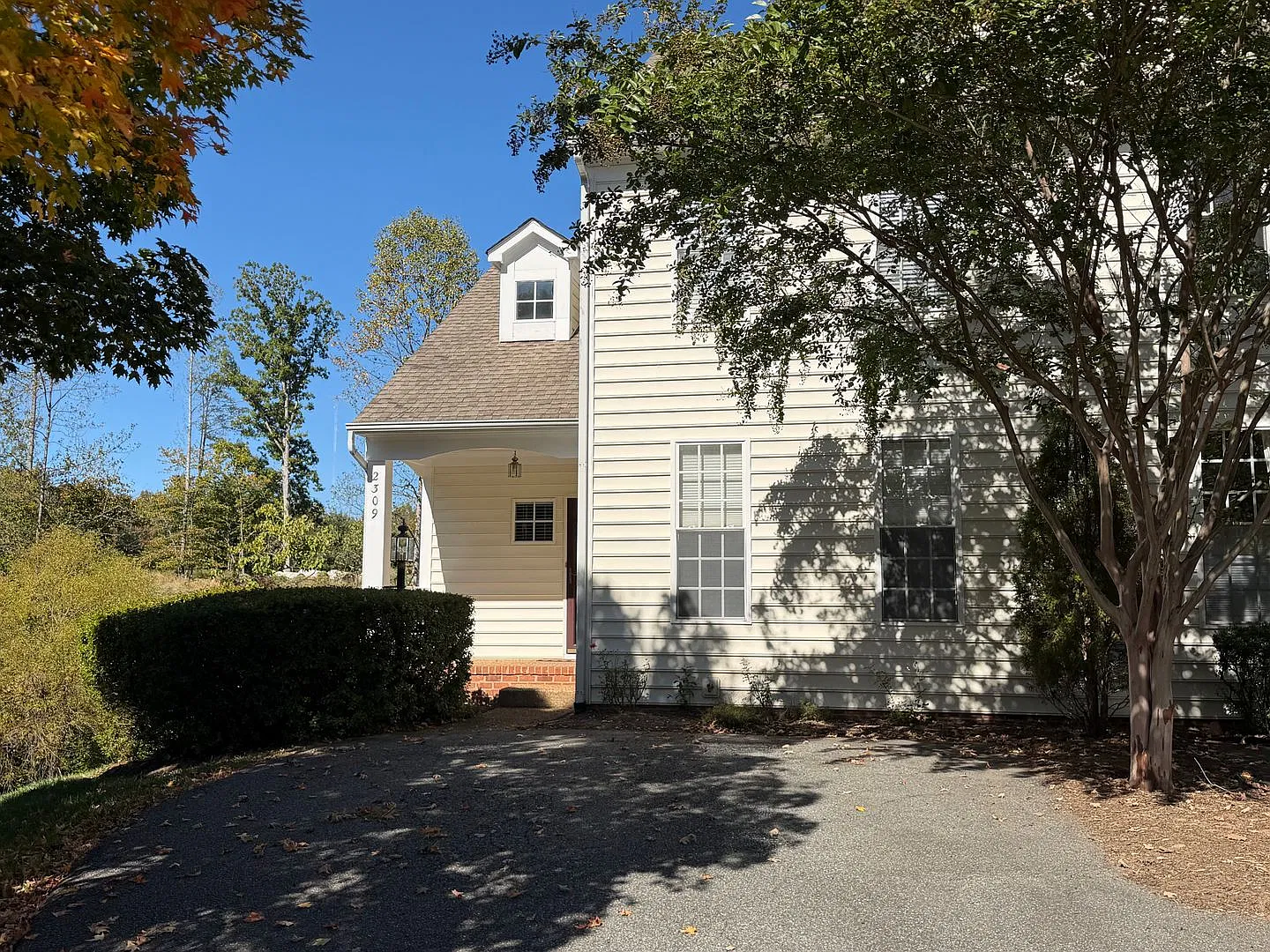 2309 Ravenswood Court - Main Level Primary Suite in Forest Lakes South! — Photo 2