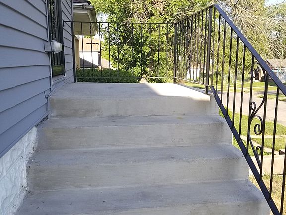 3rd image of 120  East 120th Place