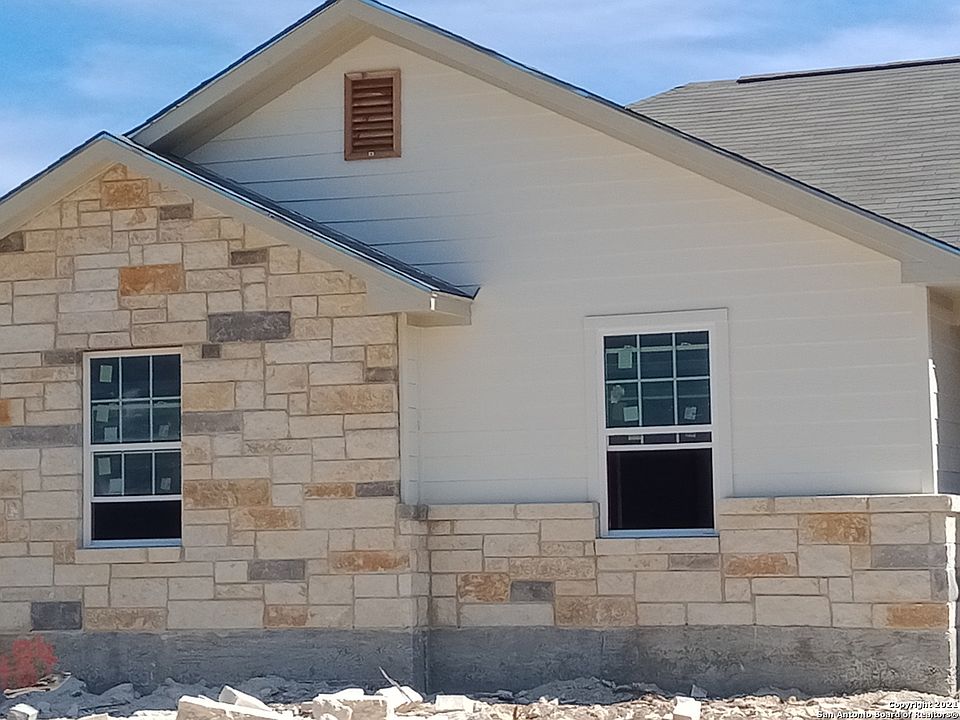 1st image of 484 Burr Oak Ln