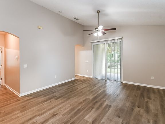 4th image of 2236 Blackstone Way