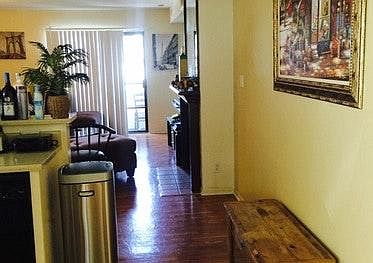 5th image of 1640 N Poinsettia Pl APT 102