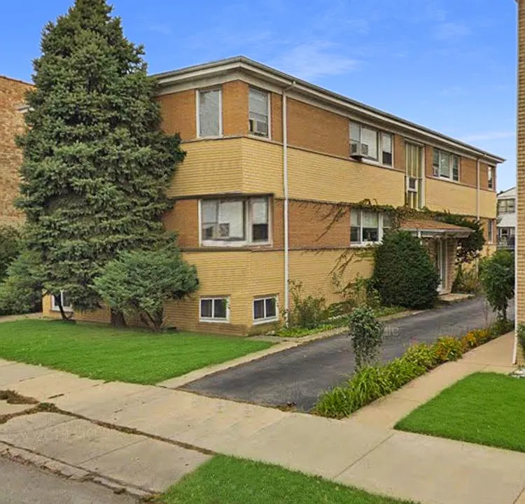 5900 W Lawrence Ave #1N