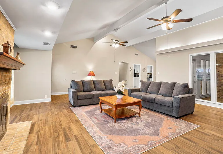 2517 Berrybrook Dr — Photo 4