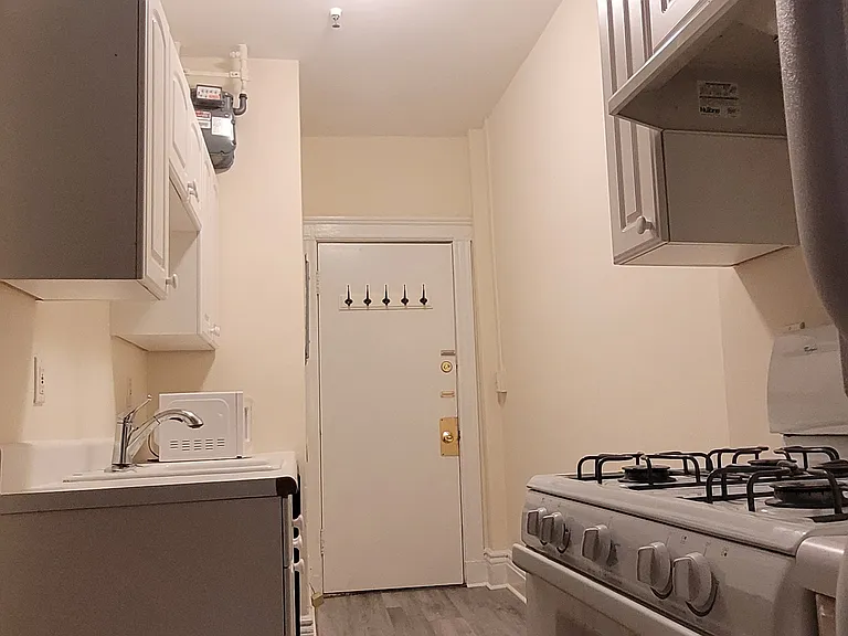 60 Queensberry St #A-1 — Photo 2