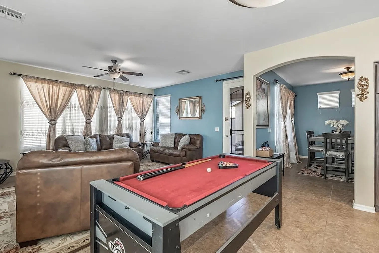 4 bed, 2.0 bath, $5,438 — Photo 2