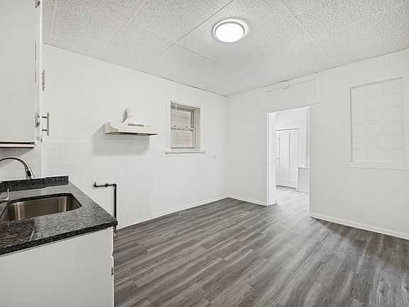5th image of 2702 S Spaulding Ave