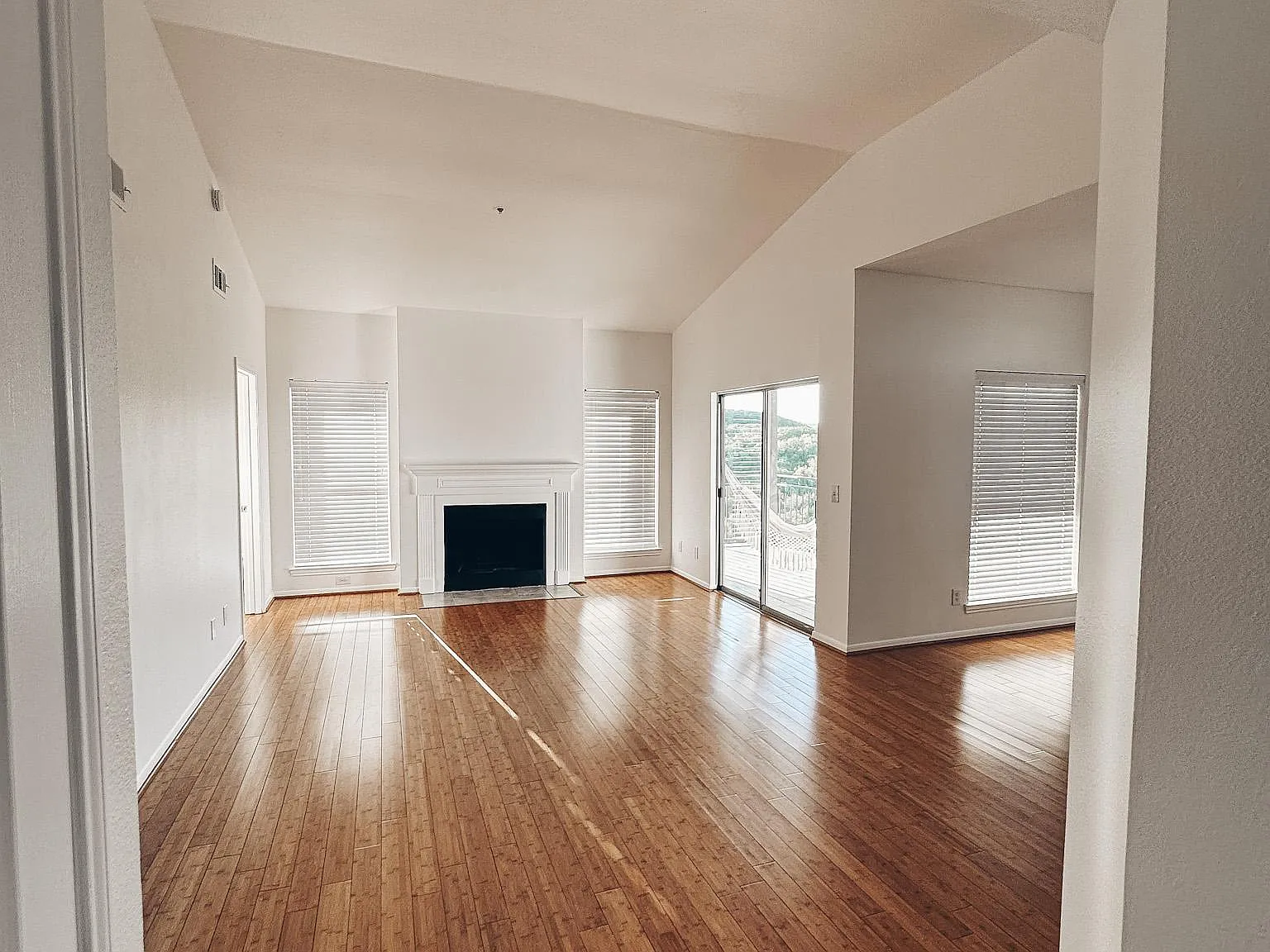 6000 Shepherd Mountain Cv — Photo 3