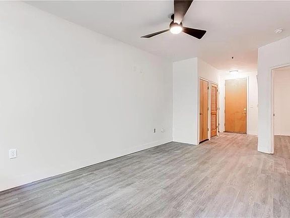 3rd image of 898 Oak St SW Unit 1307