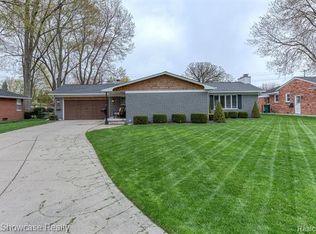 45482 Vanker Ave, Utica, MI 48317