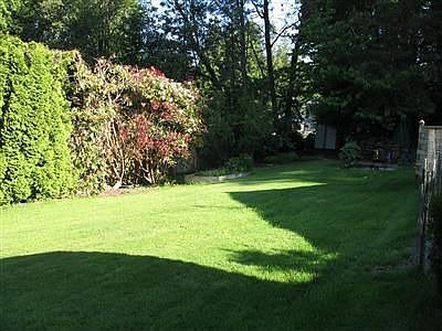 5th image of 9428 NE Viewcrest Ave