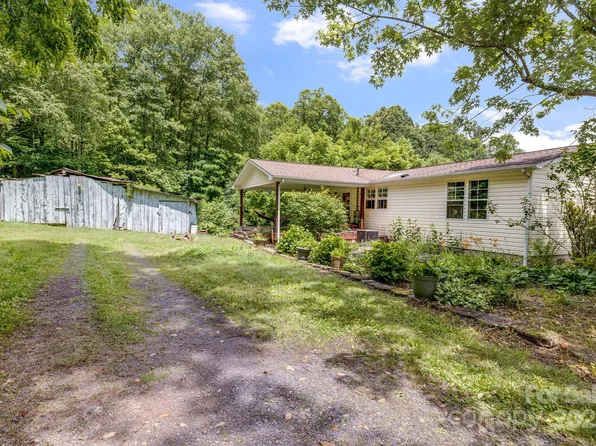 189 Mink Farm Rd, Leicester, NC 28748