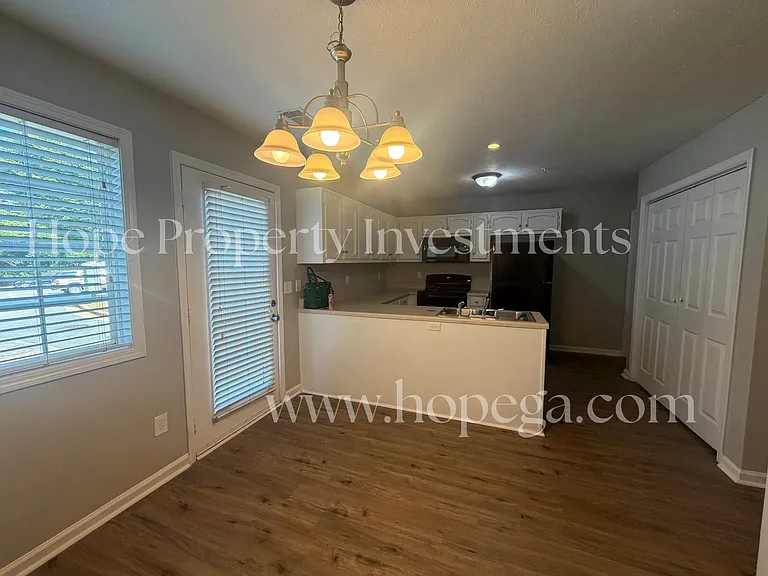 5 E Newnan Rd — Photo 7