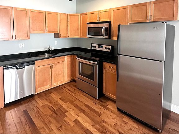 3rd image of 26 Portland St #137