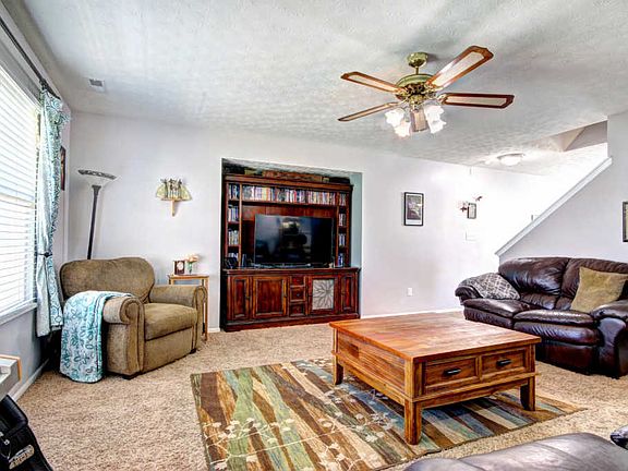 4th image of 6501 Hunters Chase Ln