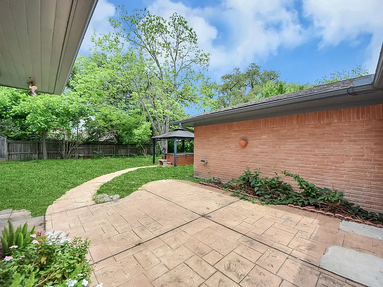4422 Nenana Dr — Photo 16