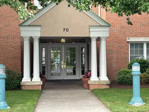 70 Southwick Court #110, Cheshire, CT 06410