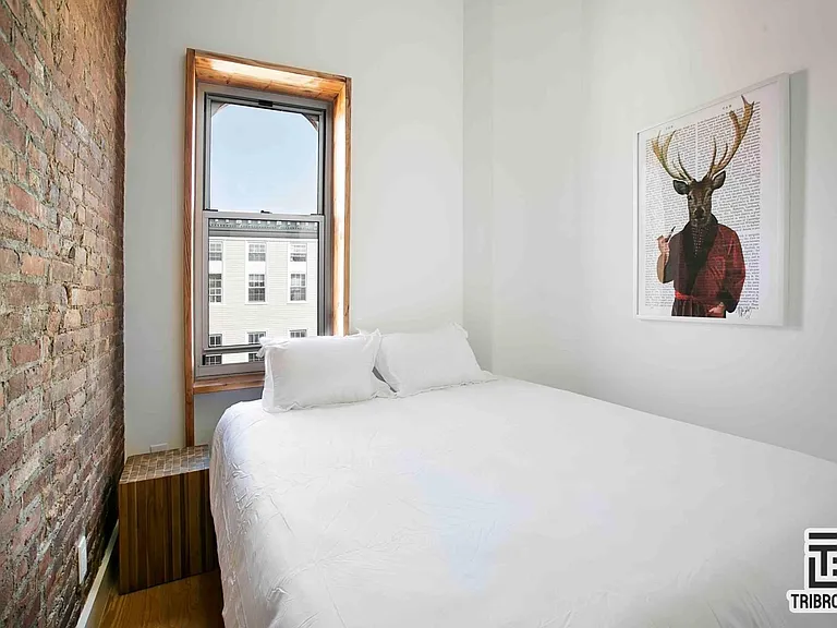 291 Stanhope St #2L — Photo 4
