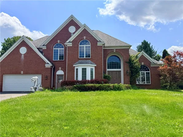 36 Orange Tree Cir, Rochester, NY 14624