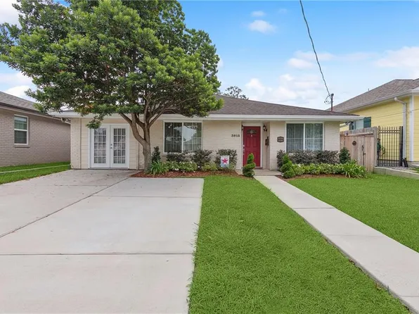 3813 Lake Villa Dr, Metairie, LA 70002