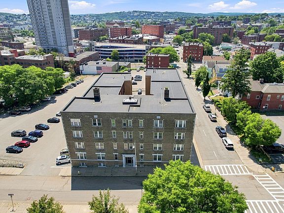 3rd image of 41 Chatham St #5