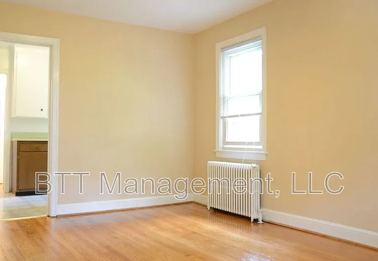 8210 Greenwood Ave #4 — Photo 1