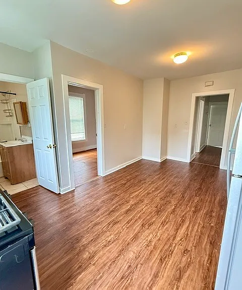 384 Gregory St — Photo 3