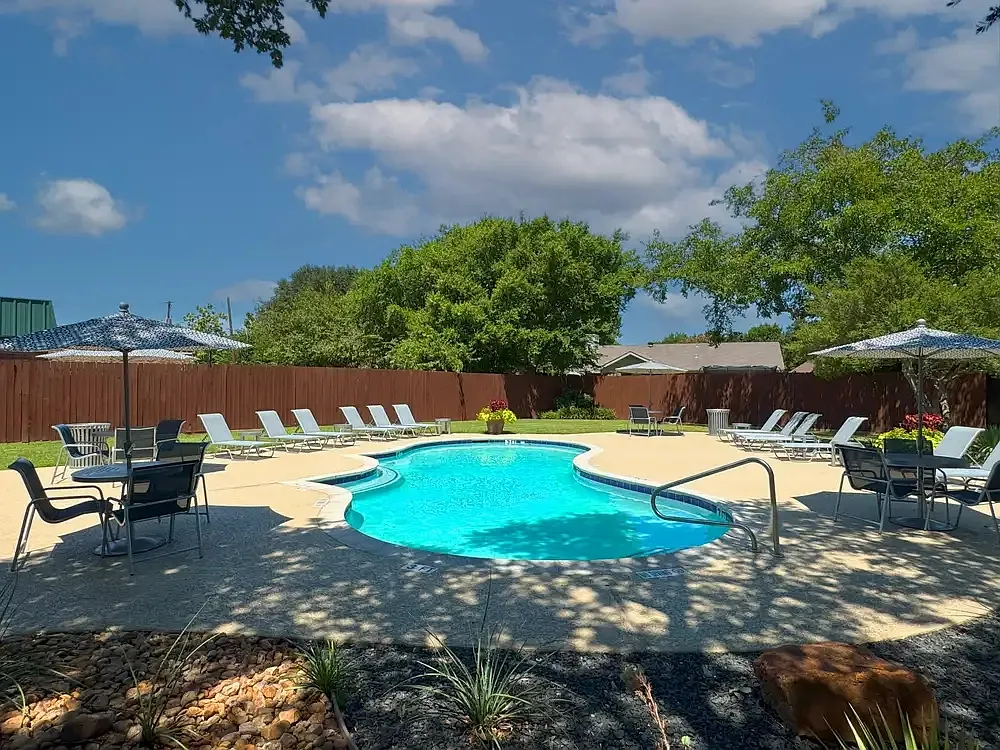 Quail Crossing Apartments — Photo 2