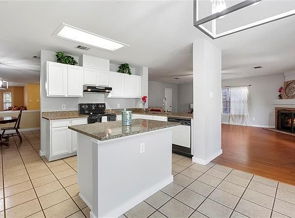 2nd image of 11412 Blairview Ln