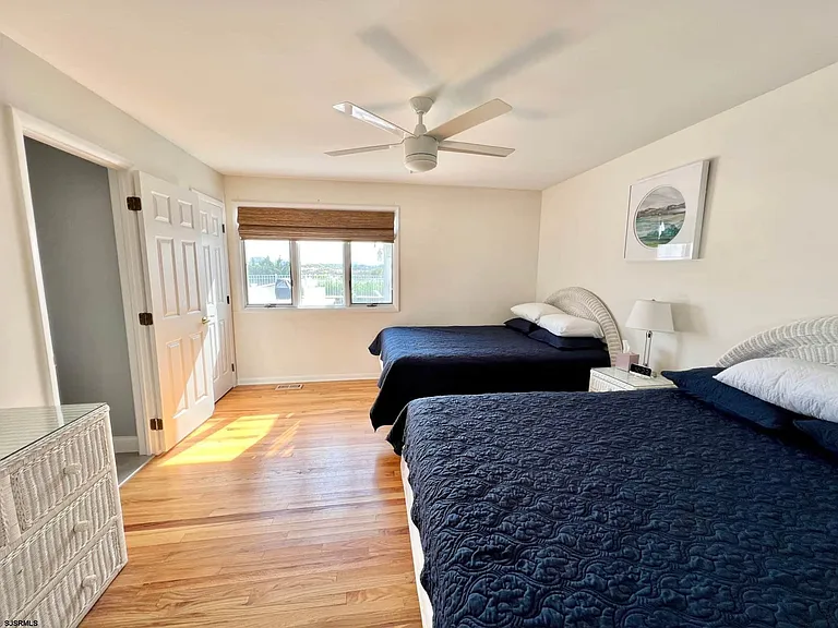 24 Ocean Dr W — Photo 33