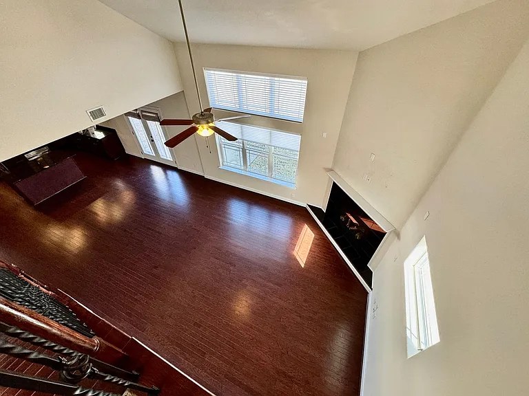1532 Drumheller Dr — Photo 21