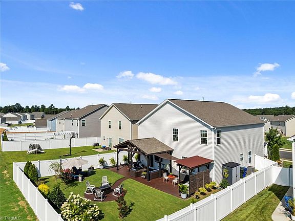 5th image of 1409 Carisbrooke Dr