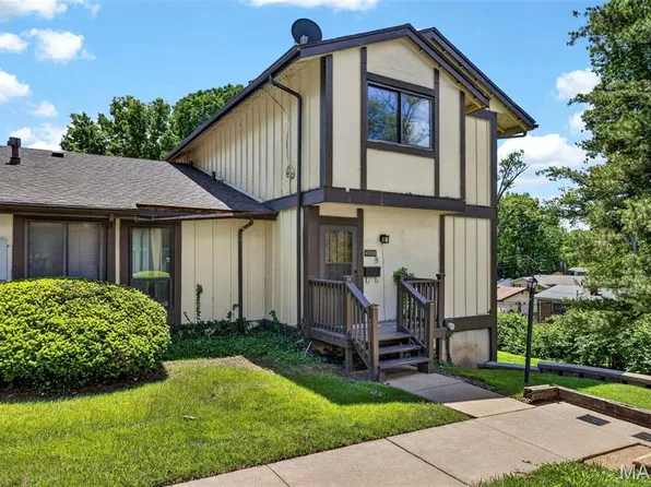 11135 Towering Pines Dr, Saint Louis, MO 63136
