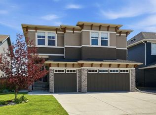 114 W Kinniburgh Rd, Chestermere, AB T1X0T8