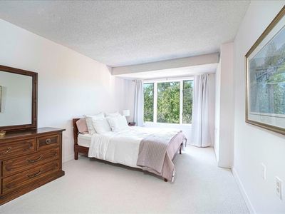 100 Rosemary Way APT 322, Needham, MA, 02494