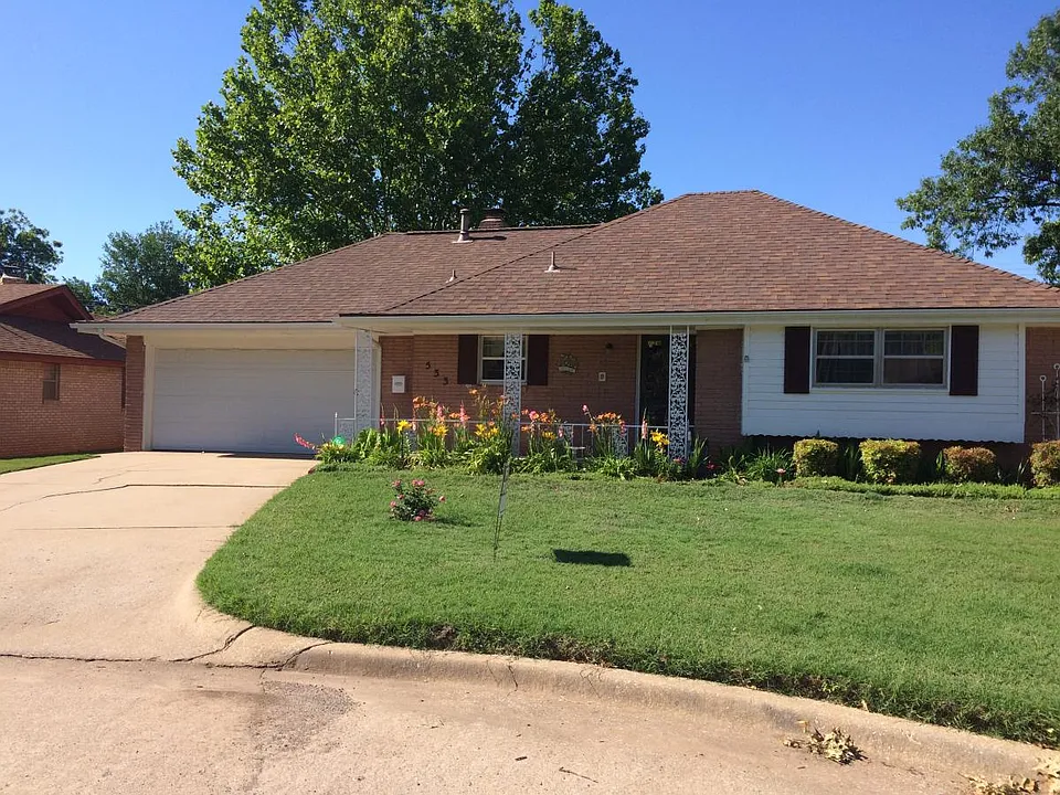 533 SW 63rd Ter