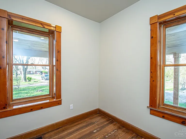 117 Montgomery Ave — Photo 28