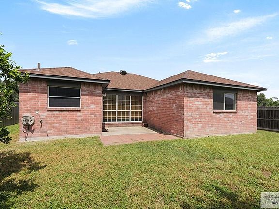 3rd image of 2118 Vista Verde Cir W
