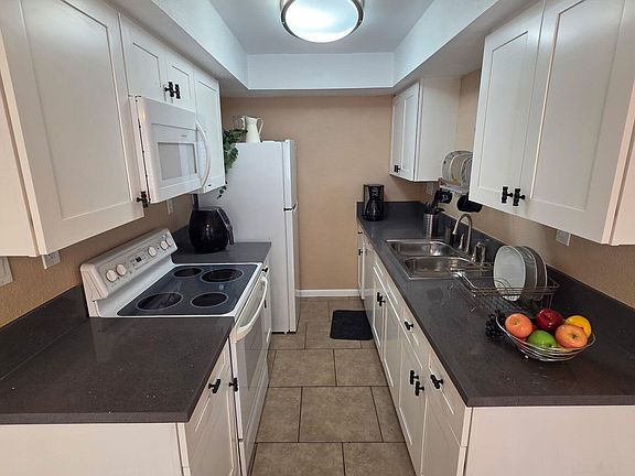 2nd image of 286 W PALOMINO Drive #23