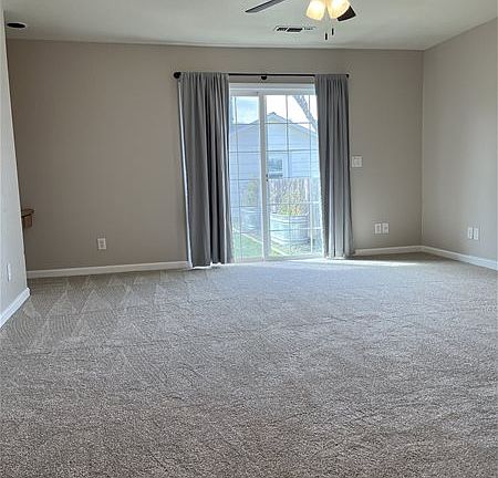 5th image of 2973 Carr Dr