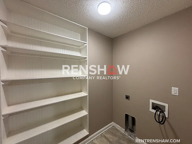 4348 Manor Haven Dr — Photo 9
