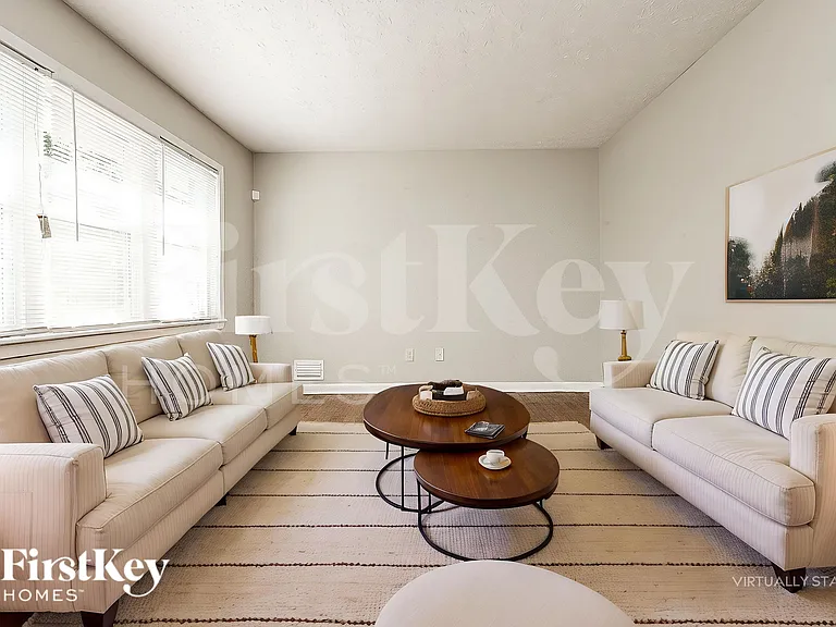 2216 Clanton Ter — Photo 3