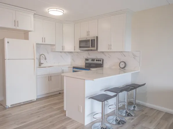 200 Swanton St APT 727, Winchester, MA 01890