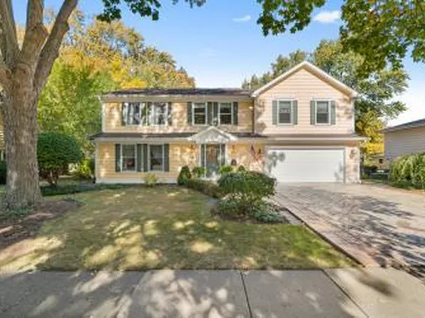 934 Fairlawn Ave, Libertyville, IL 60048