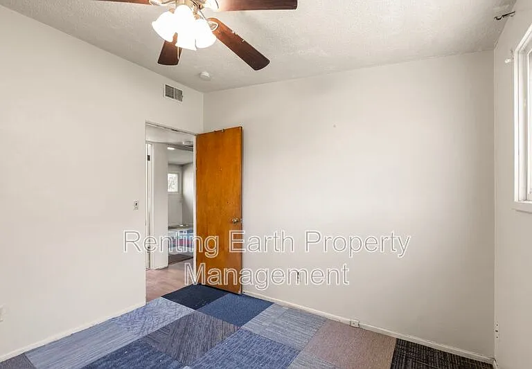 6452 Evergreen Blvd — Photo 34