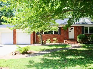 204 Perry Rd, Jamestown, NC 27282