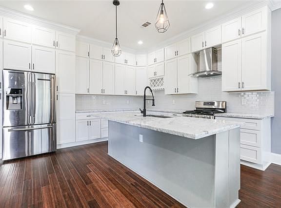 4th image of 5223 Wildair Dr