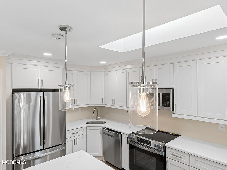 1st image of 3 Surrey Court #A
