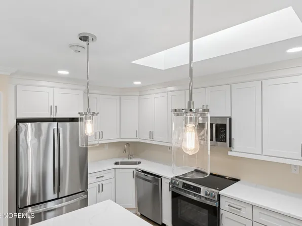 3 Surrey Court #A, Monroe, NJ 08831